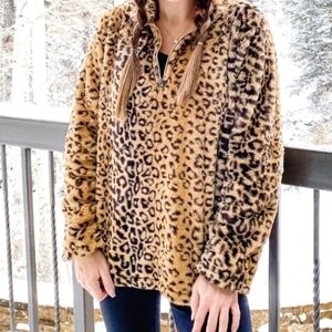 ❄️🐆Nwot Pink Lily Cheetah/Leopard Luxe Faux Fur Quarter Zip Pullover Small